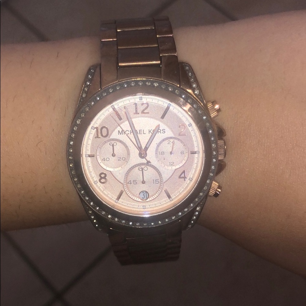 Classy Rose gold MICHAEL KORS Watch!
